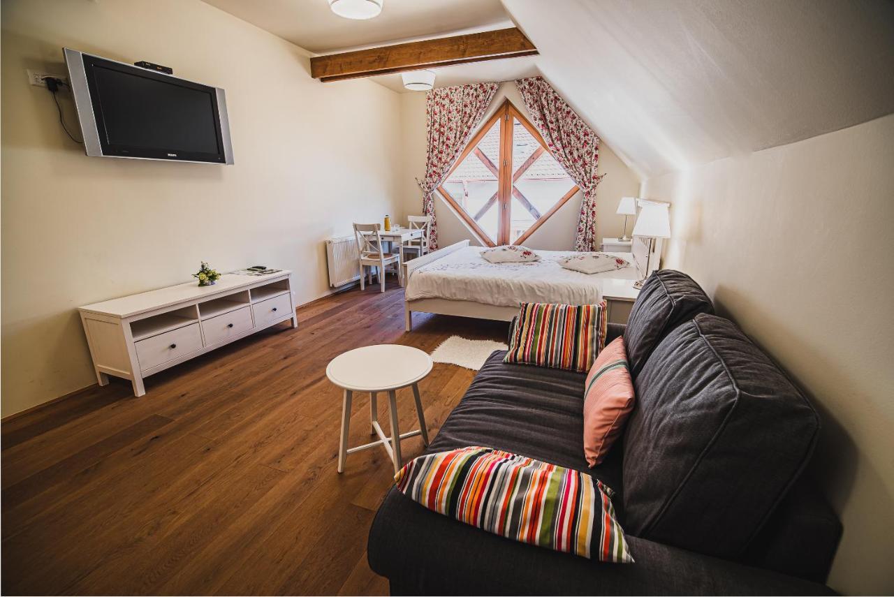 Farm Stay Zurej Sentjur Екстер'єр фото